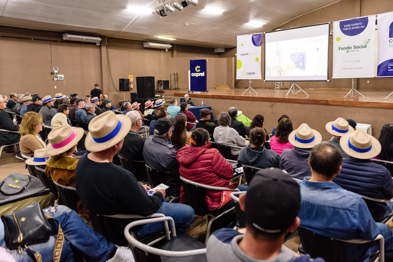 Coprel na Escola e reunião com cooperantes em Espumoso reforça presença da Coprel nos municípios da área de atuação