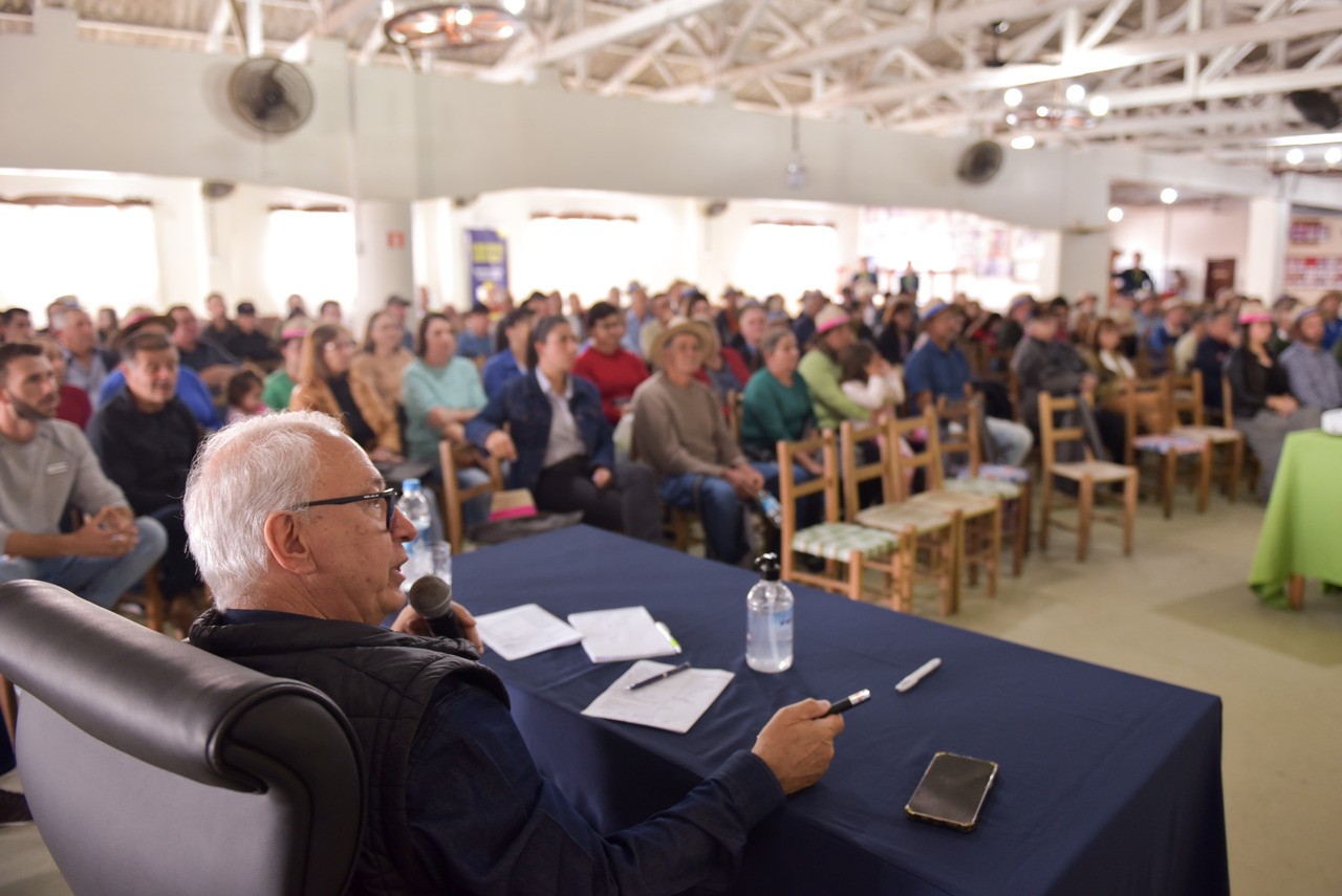 Cooperantes e alunos de Tupanciretã participam de eventos da Coprel